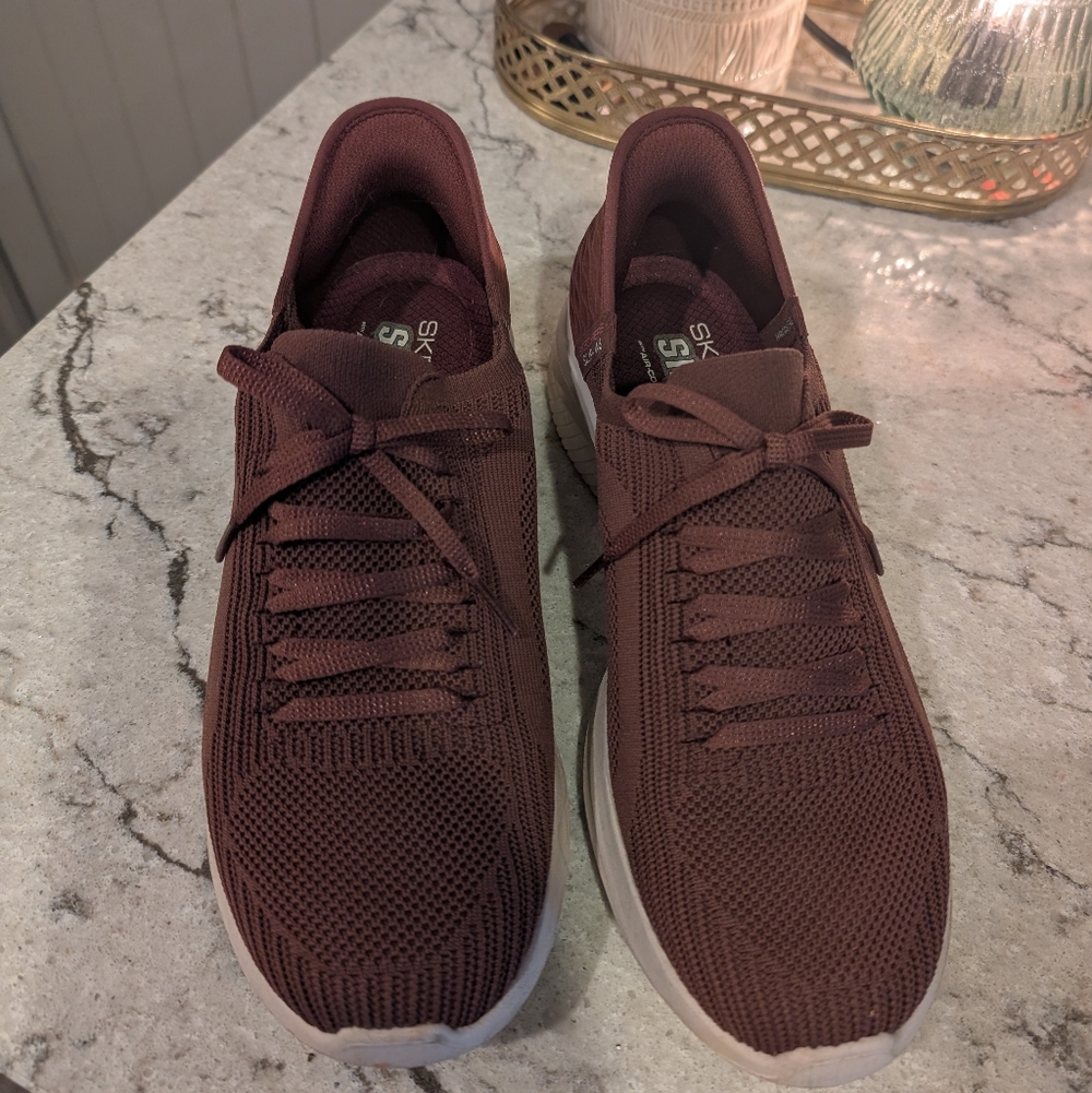 Like New Women's Skechers Slip Ons